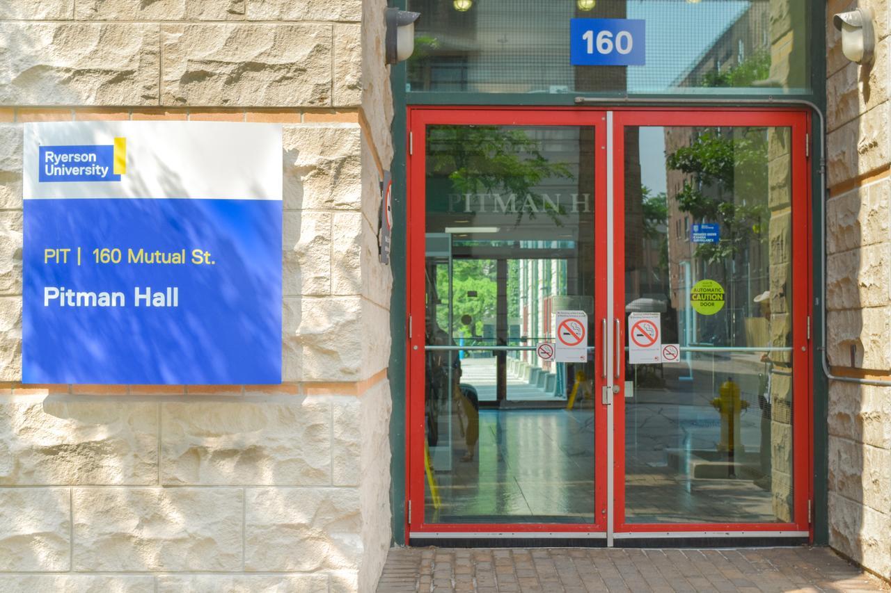 Toronto Metropolitan University- Pitman Hall Residence Eksteriør billede