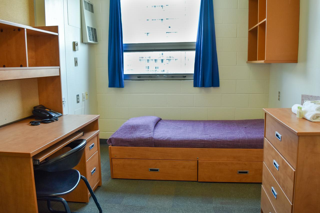 Toronto Metropolitan University- Pitman Hall Residence Eksteriør billede